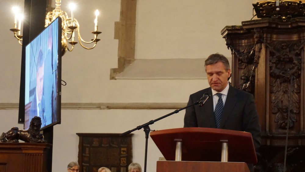 Sybrand Buma tijdens het uitspreken van de Hannie Schaftlezing in de sint Bavokerk in Haarlem 2015