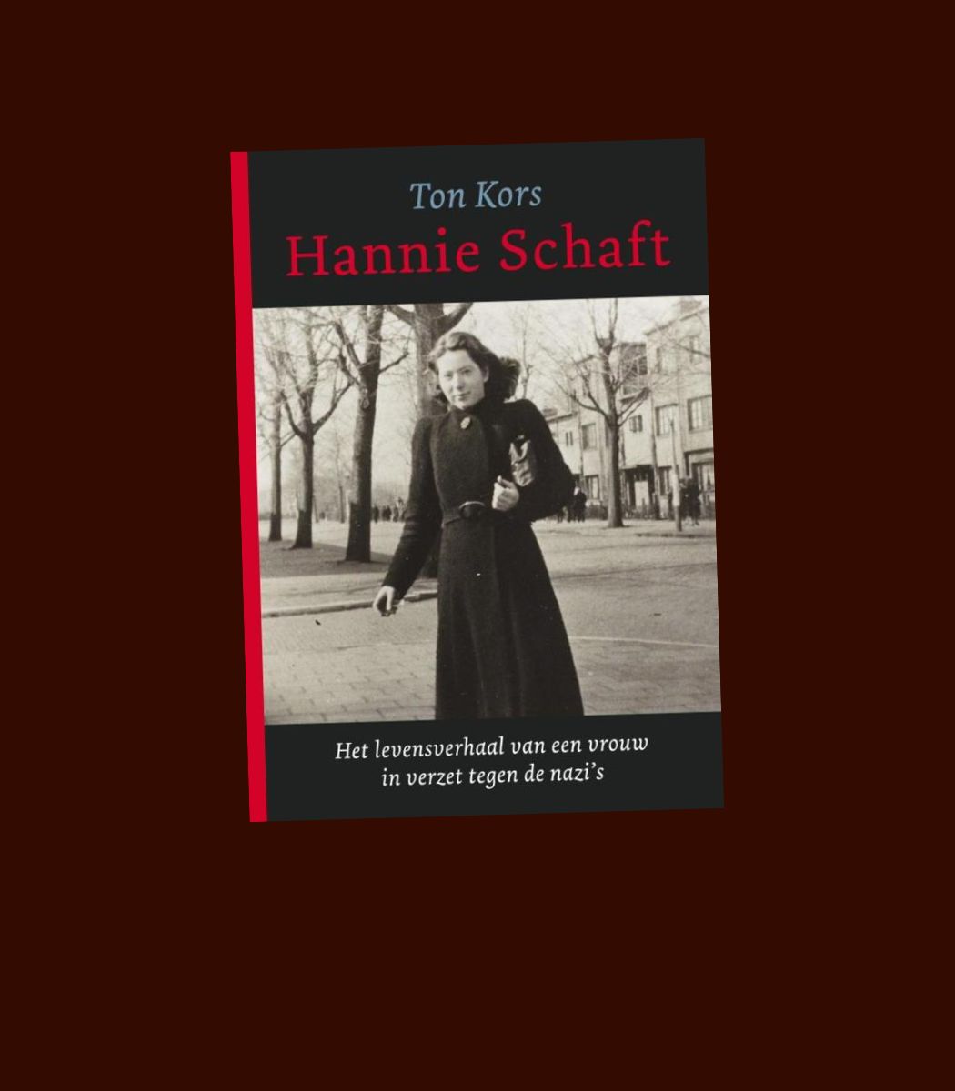 Het standaardwerk over Hannie Schaft. Ton Kors’ Hannie Schaft geeft een uitstekend gedocumenteerd en levendig beeld van een van de belangrijkste figuren van het Nederlandse verzet tijdens de Tweede Wereldoorlog. Aan deze uitgave wordt een uitgebreid nawoord toegevoegd. Ton Kors (1946-1993) was correspondent in Zuid-Afrika, werkte voor het Haarlems Dagblad en was chef reportage bij Nieuwe Revu.