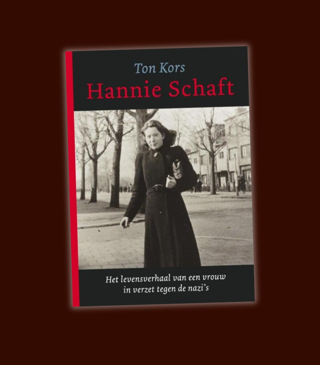 Het standaardwerk over Hannie Schaft. Ton Kors’ Hannie Schaft geeft een uitstekend gedocumenteerd en levendig beeld van een van de belangrijkste figuren van het Nederlandse verzet tijdens de Tweede Wereldoorlog. Aan deze uitgave wordt een uitgebreid nawoord toegevoegd. Ton Kors (1946-1993) was correspondent in Zuid-Afrika, werkte voor het Haarlems Dagblad en was chef reportage bij Nieuwe Revu.